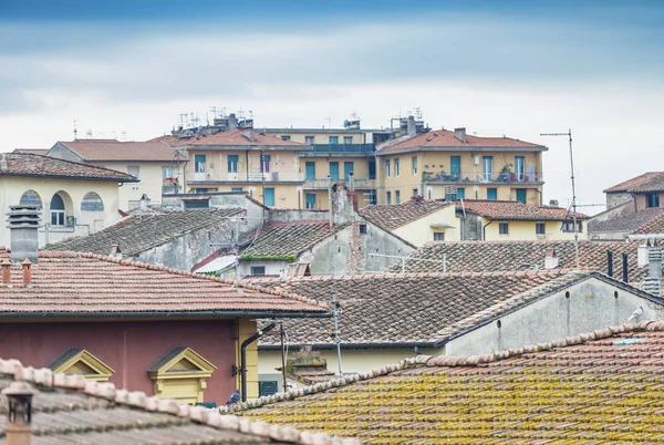 Luchtfoto van Pisa huizen, Tuscany — Stockfoto