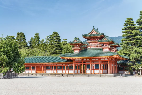 Santuario Heian a Kyoto in una bella giornata — Foto Stock