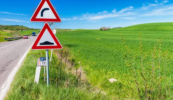 Road signs in Tuscany countryside — Stock Photo, Image