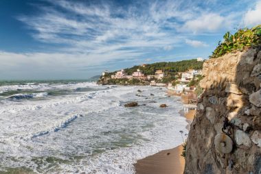 Castiglioncello, Toskana - bir fırtına sırasında bir kıyı görünümü
