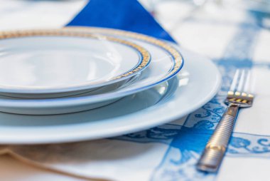 Mutfak arka plan. Akşam yemekleri gümüş bir v için hizmet