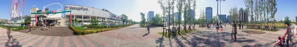 Токіо - 22 травня 2016: Туристів в Odaiba — стокове фото