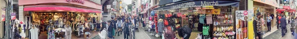 Turisták Takeshita utcában, Tokió — Stock Fotó