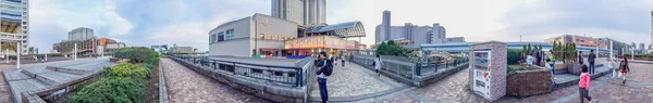 Токіо - 20 травня 2016: Туристів в Odaiba — стокове фото