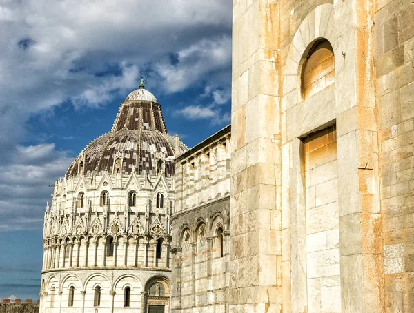 Arquitetura na Praça dos Milagres, Pisa — Fotografia de Stock