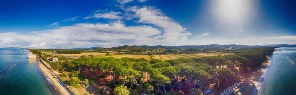 Panoramic aerial view of Tuscany coastline in summer season, Ita — Stock Photo, Image