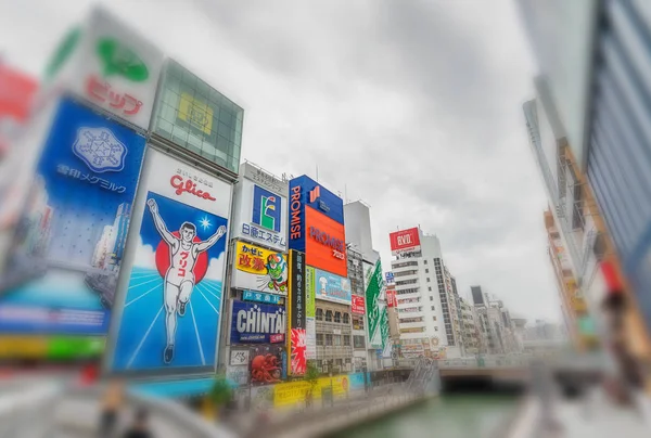 ОСАКА - 26 мая 2016 года: Billboards at Dotonbori on May 26, 2016 in — стоковое фото