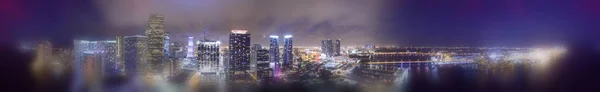 MIAMI - FEBRERO 2016: Vista panorámica del centro de la ciudad desde ni —  Fotos de Stock