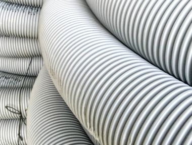 Beyaz plastik boru hatları