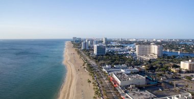 Fort Lauderdale Florida güneşli bir panoramik havadan görünümü