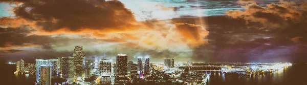 Downtown Miami at sunset, aerial panoramic view — Stock Photo, Image