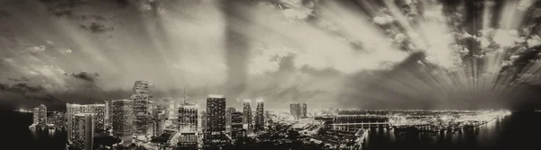 Downtown Miami at sunset, aerial panoramic view — Stock Photo, Image