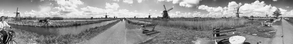 Kinderdijk park og vindmøller, Holland – stockfoto