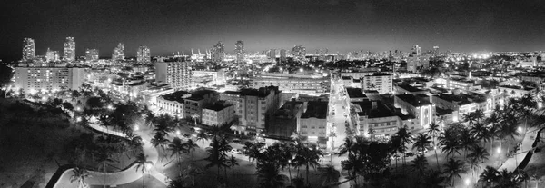 MIAMI - FEBRUARY 2016: Panoramic aerial Miami Beach view at nigh — Stock Photo, Image