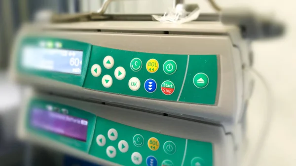 工作機械における患者の静脈内点滴のコント ローラー ホー — ストック写真