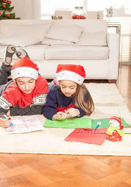 Weihnachtsszene zu Hause — Stockfoto