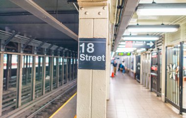 New York City - 9 Haziran 2013: Metro istasyonu iç