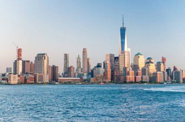New York, Downtown Manhattan siluetinin gün batımında
