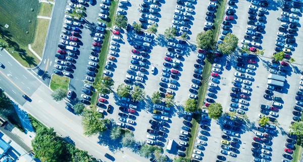 Vista aérea del aparcamiento grande — Foto de Stock