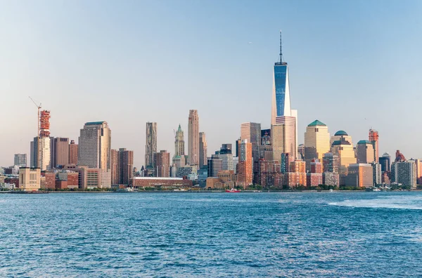 New York, Převrhnutí Manhattan Panorama při západu slunce — Stock fotografie