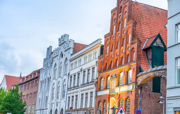 リューベック, ドイツ - 2016 年 7 月 22 日: 都市の中世建物。リューベック — ストック写真