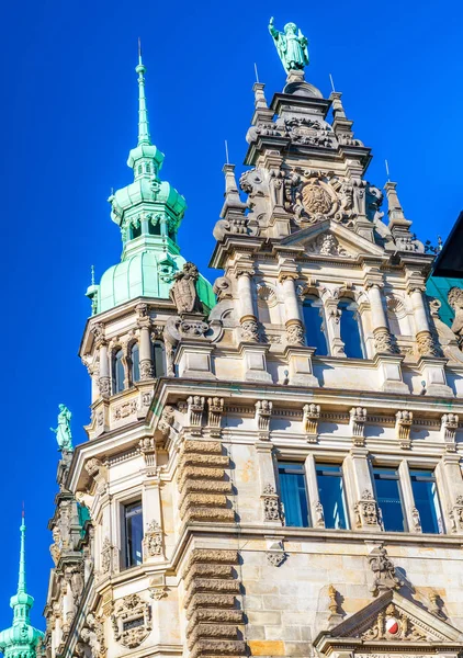 Eski belediye binasına Rathausmarkt Hamburg — Stok fotoğraf