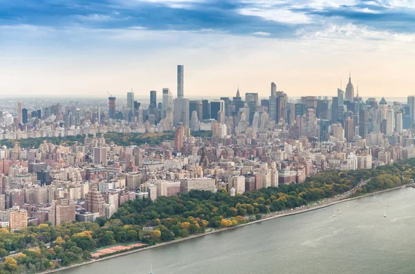 Vista aérea del centro de Manhattan, Nueva York — Foto de Stock