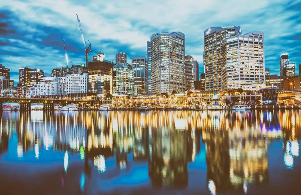 Sydney - oktober 2015: Sydney Darling Harbour byggnader. Sydney — Stockfoto