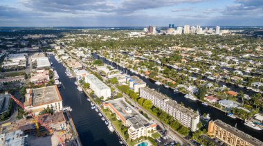 Fort Lauderdale manzarası ve kanallar havadan görünümü, Florida - ABD