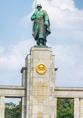 Sovyet savaş anıtı treptower park, berlin, Almanya