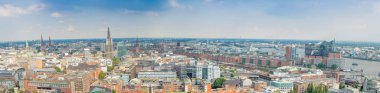 Hamburg, Almanya - Temmuz 2016: Panoramik şehir sokaklarını. Ha