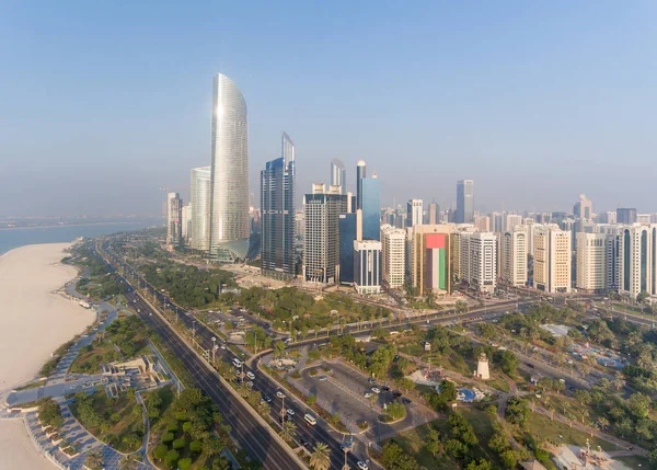 Abu Dhabi Vue du centre-ville depuis l'hélicoptère — Photo