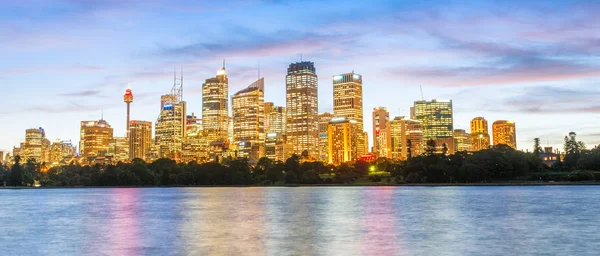 Vacker utsikt över Sydney Harbour med solnedgång sky, Australien — Stockfoto