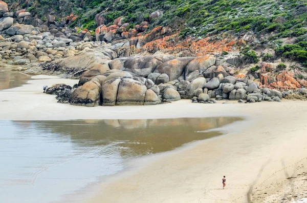 Rocas rojas redondeadas en el promontorio Wilsons — Foto de Stock