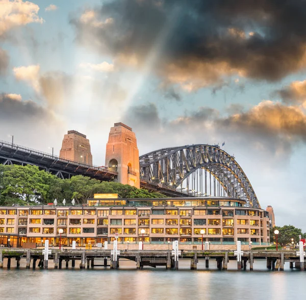 화창한 날, Australi에 시드니 하버 브리지의 아름 다운 보기 — 스톡 사진