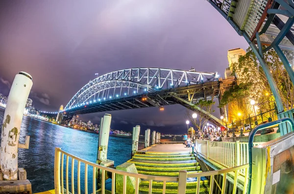 Sydney Harbour Bridge güzel manzarasına günbatımı gökyüzü, Austral ile — Stok fotoğraf