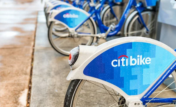 Miami - 23 februari 2016: Citibike cyklar parkerade på stree — Stockfoto