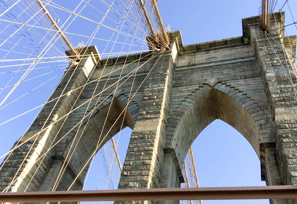 A Torre da Ponte de Brooklyn — Fotografia de Stock