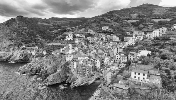 Schöne Luftaufnahme von Riomaggiore, Cinque Terre - Italien — Stockfoto