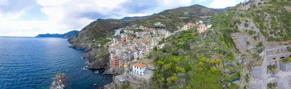 Panoramisch luchtfoto van Riomaggiore, vijf landen - Italië — Stockfoto