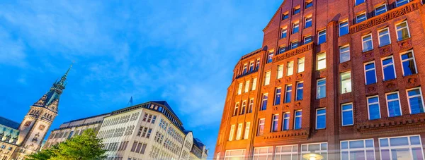 Hamburgo calles de la ciudad de noche —  Fotos de Stock