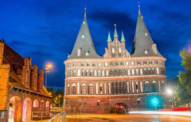 Holsten kapısı veya Holstentor içinde Lubeck eski şehir - Almanya, Sch