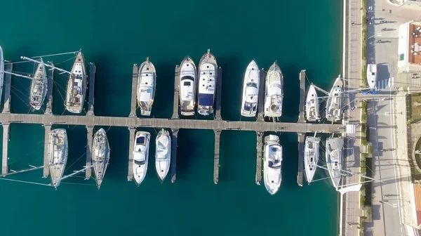 Лодки в порту, вид сверху — стоковое фото