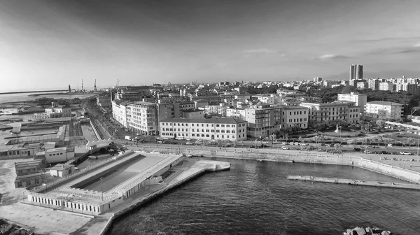 Flygfoto över Livorno kusten vid solnedgången, Tuscany — Stockfoto