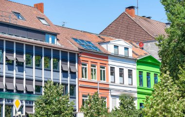 Bremen şehir sokaklarını güzel güneşli bir günde