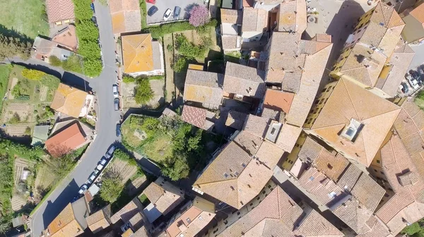 Overhead Flygfoto över Guardistallo, liten medeltida stad av Tus — Stockfoto
