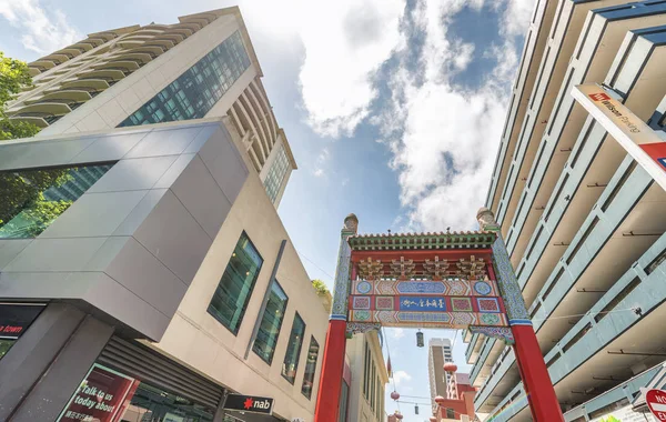 Melbourne - oktober 2015: Chinatown straten en gebouwen op een b — Stockfoto