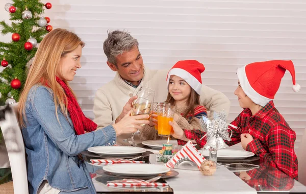 Kerst scène thuis — Stockfoto