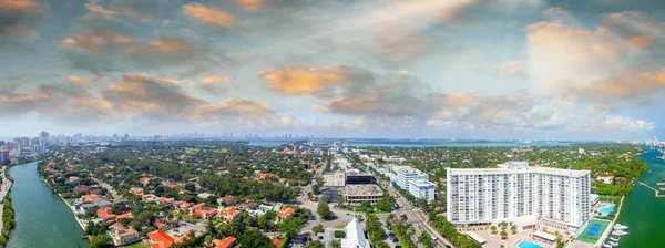 Miami Beach, Florida. Vista aérea panorámica del atardecer — Foto de Stock