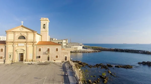 Plein van Livorno langs de zee, Tuscany vanuit de lucht — Stockfoto